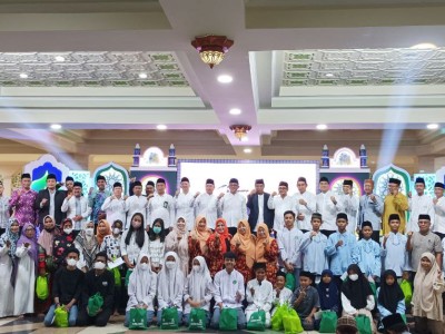 Santunan Anak Yatim dalam rangka kegiatan Hari Amal Bhakti Kementerian Agama Ke 77