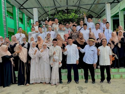 Momen Haru Perpisahan Guru MTsN 4 Tangerang